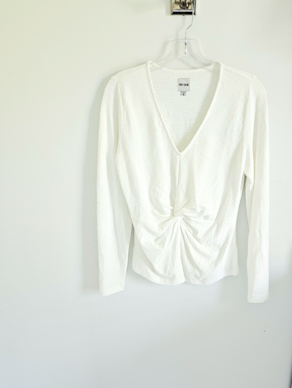 Nic+Zoe White Texture Knit Top Ruched Front